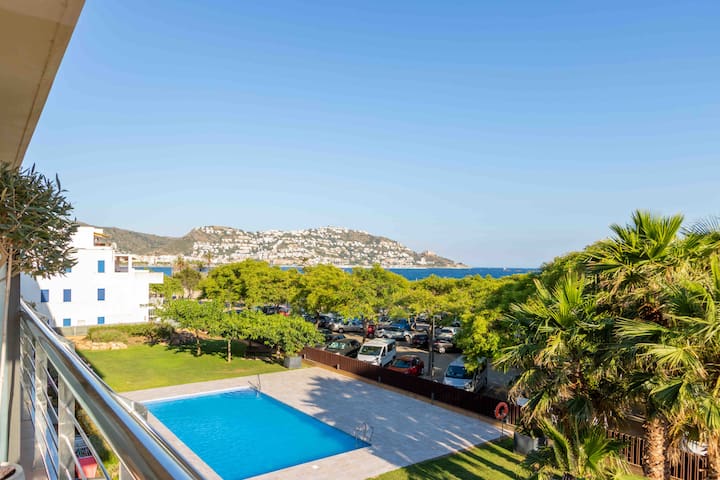 2 bedrooms on the beachfront