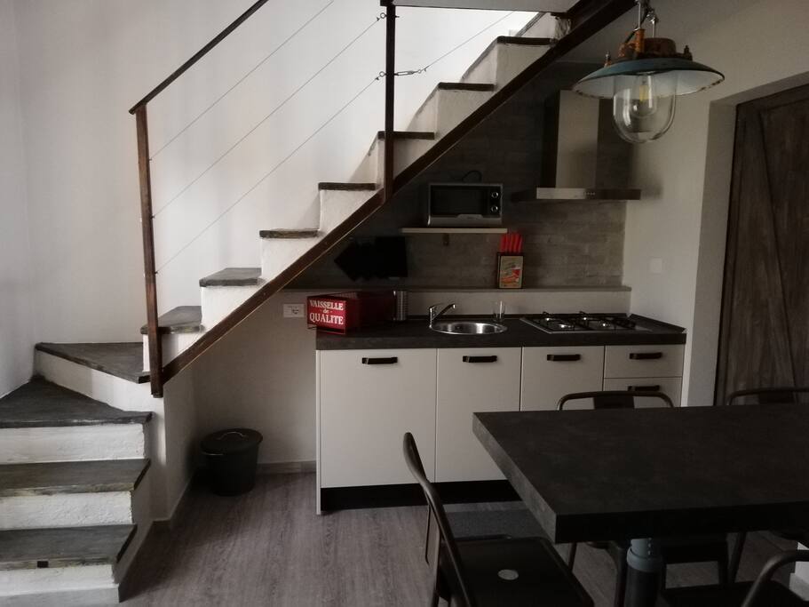 cucina vista vano scale