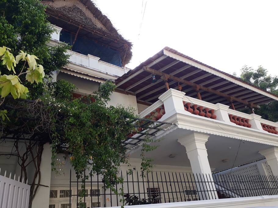 Billy Villa Entrance