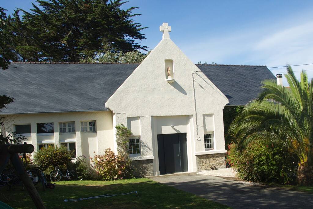 L’ancienne école catholique du village transformée en maison de vacances