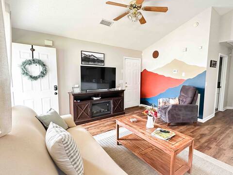 Convenient Murfreesboro Home Fully Fenced in Yard!