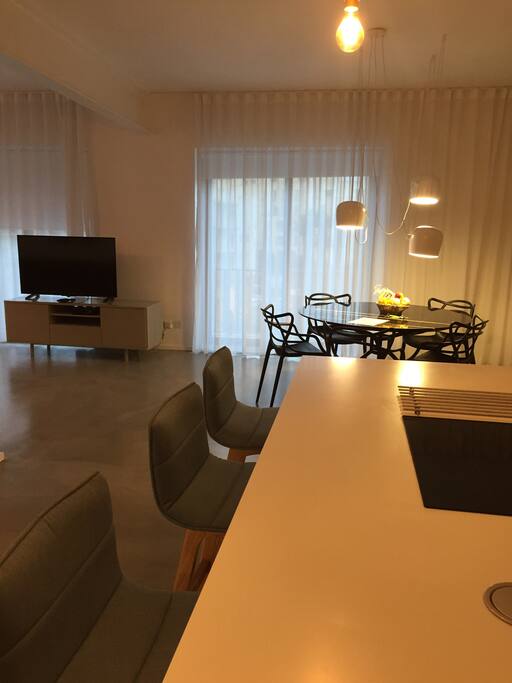 Kitchen dining area with view to the park