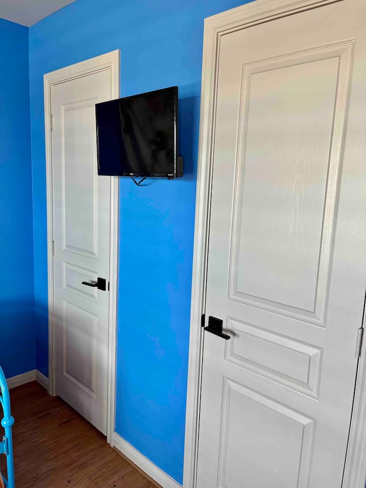 Télévision dans la chambre 