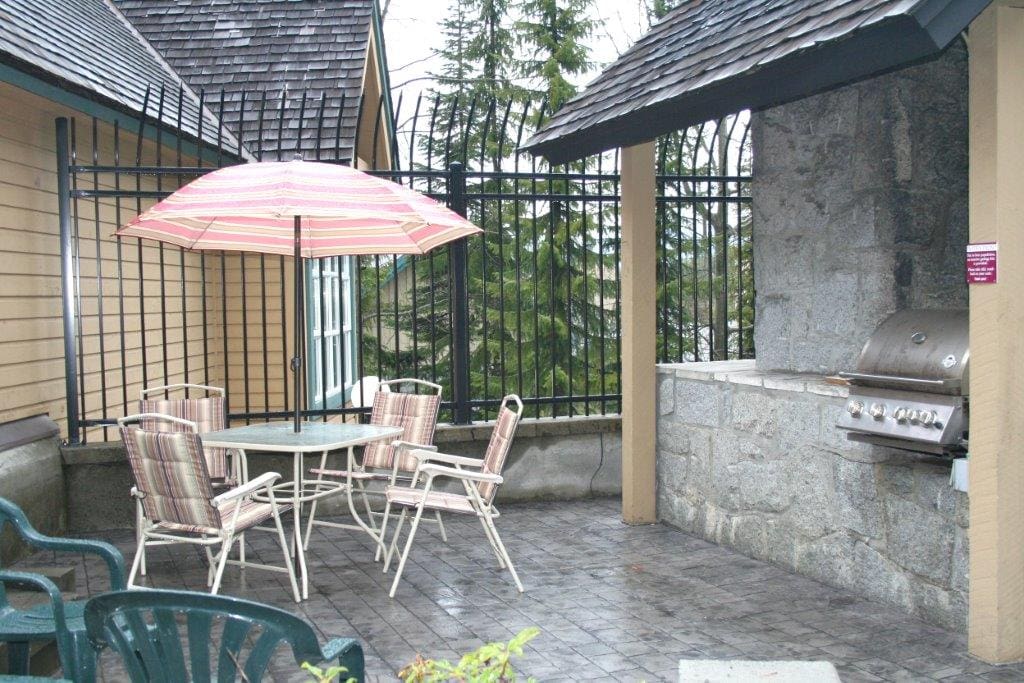great outdoor space for BBQ