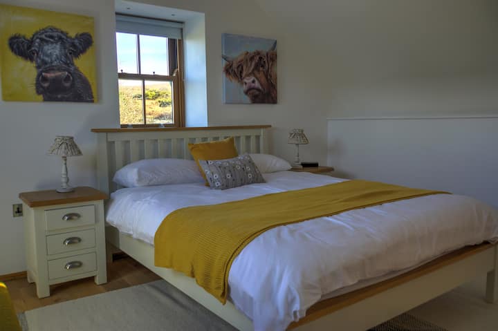 חדר שינה למעלה - מיטת קינג סייז