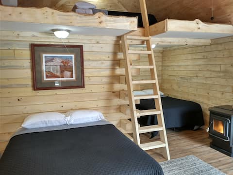 BearPaw Polar Bear Cabin. Wonderful 3 bed logcabin