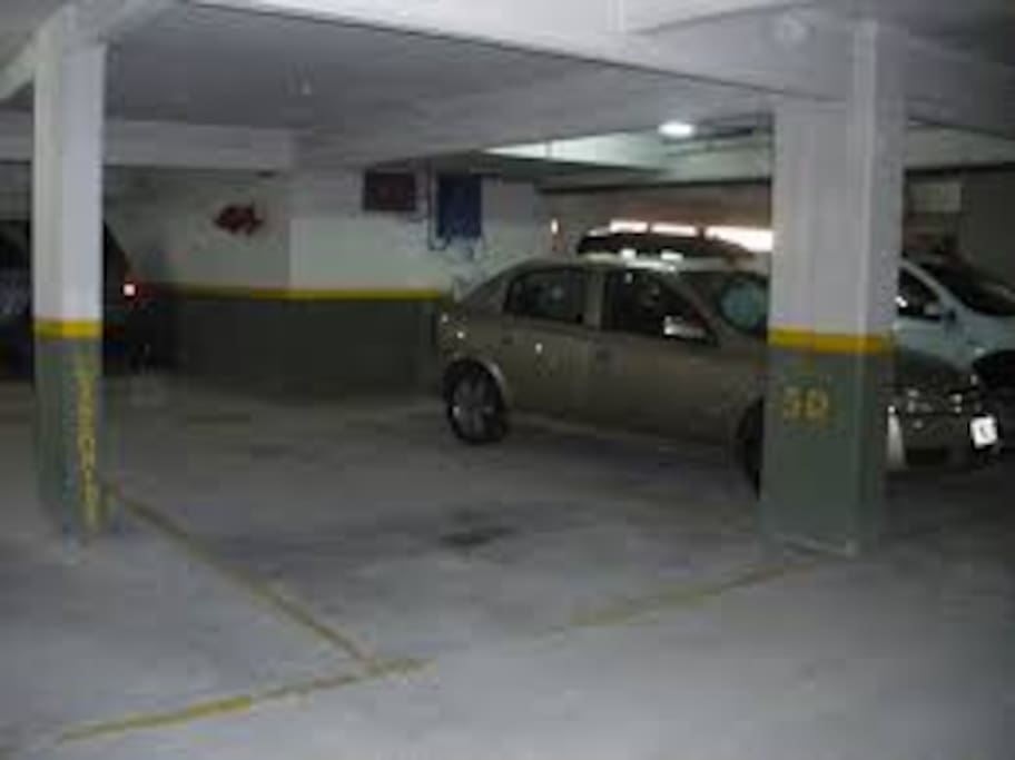 Cochera Privada subsuelo con ascensor directo al departamento