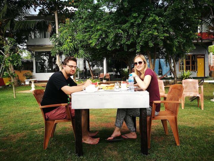 Familial homestay in front of lake