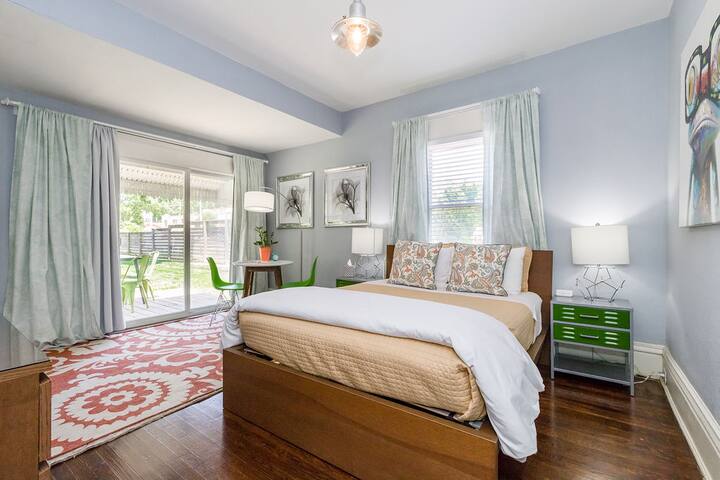 Ten6Teen Mansion, Gillham Suite, Private Bath