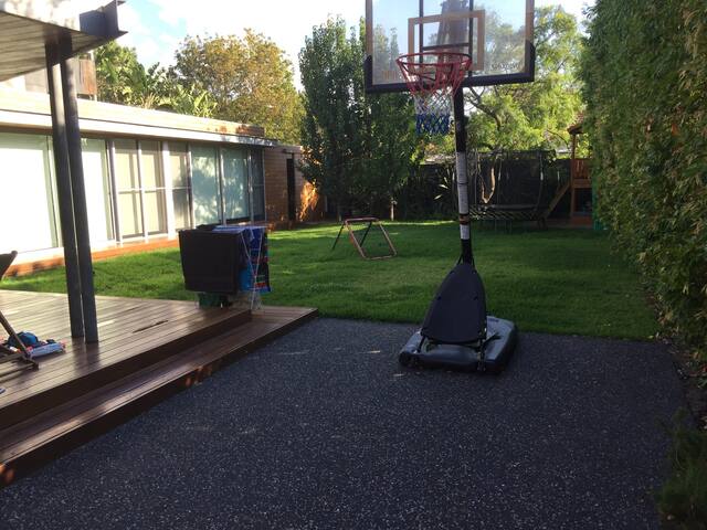 Relaxing Family Beachside Retreat gallery image 4