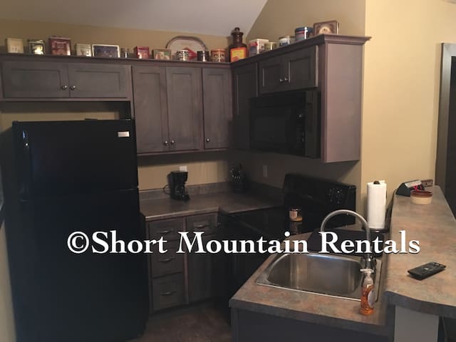 Short Mountain Rentals Cabin 399
