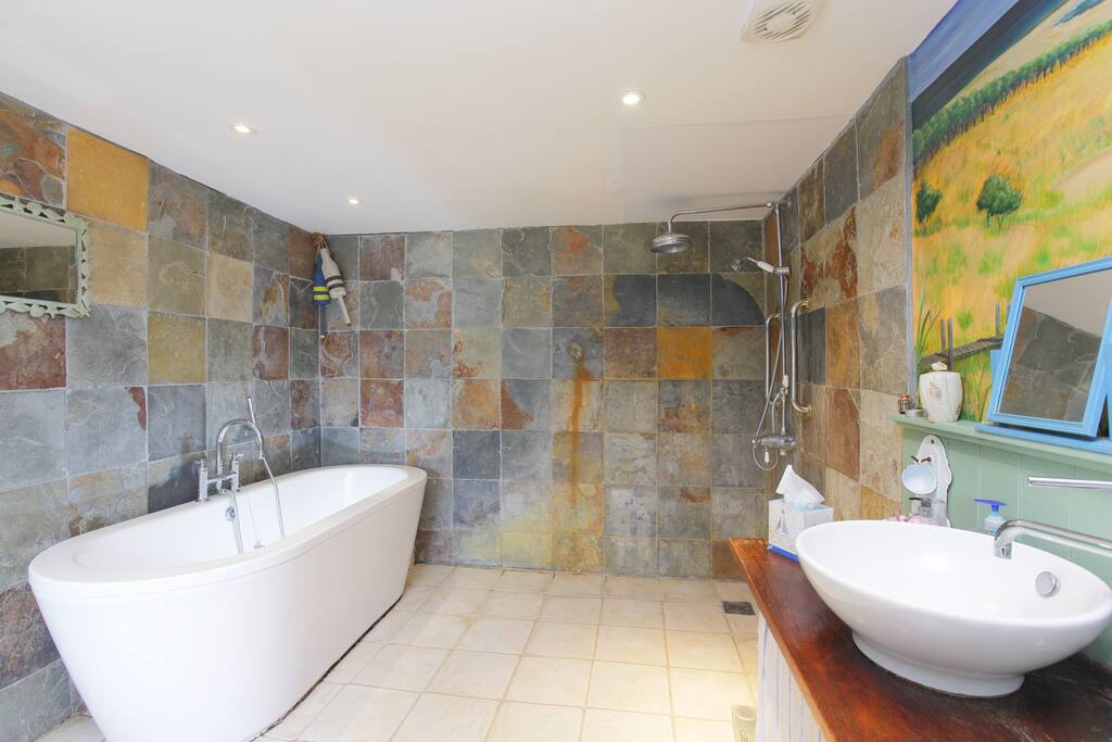 Large bath and wonderfull shower