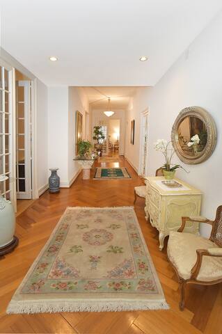 Luxury 320 sqm appartment in Residential Geneva gallery image 2