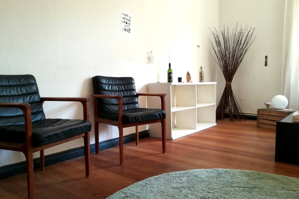 Schlafzimmer / Bed Room