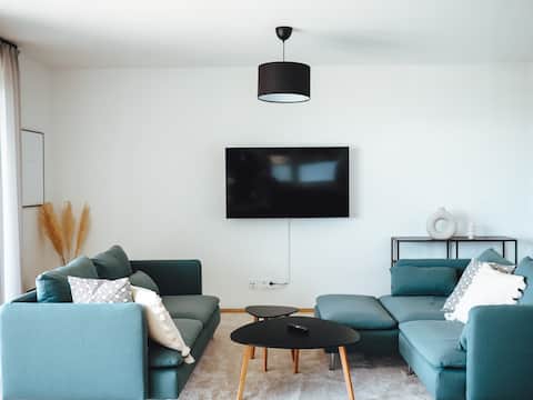 Successful Airbnb property: Lake view & terrace! Modern apartment 96 sqm in Oberspreewald Lausitz