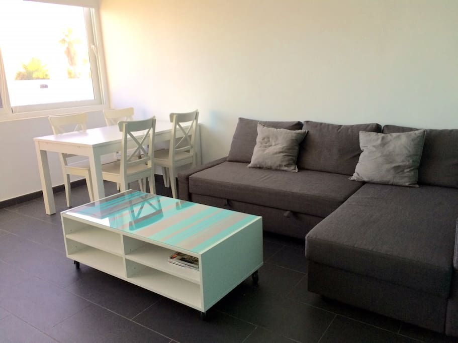 Amplio y acogedor salón. Sofa cama