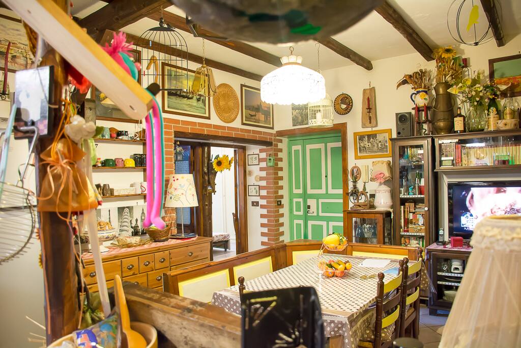 Soggiorno-cucina in comune con gli ospiti