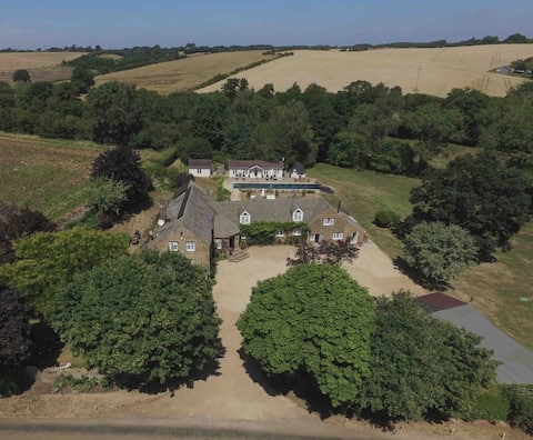 Beggars Barn, luxury 10 bedrooms, pool, hot tub