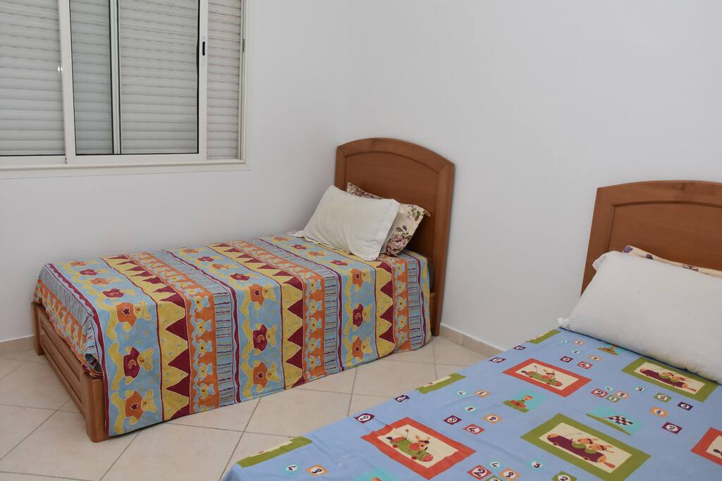Chambre 2 lits simple