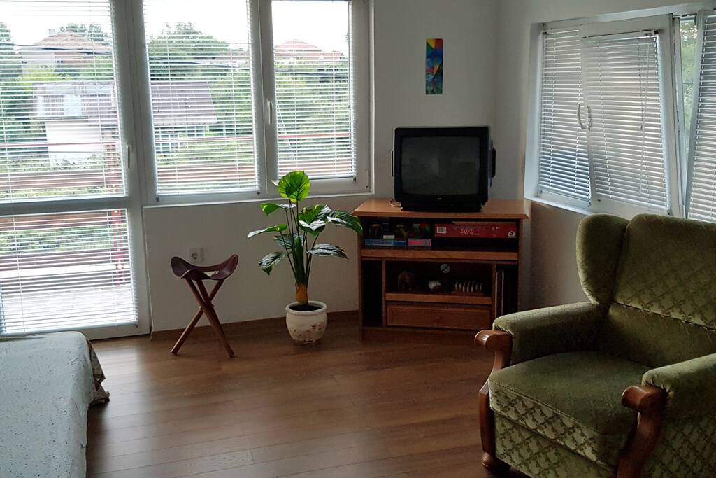 Cosy upstairs lounge with balkony
Gemütliches Wohnzimmer mit Balkon