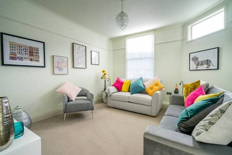 Top Airbnb: Three Bedroom Townhouse, City Centre in York
