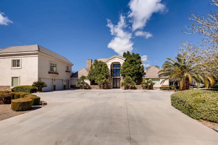 EXECUTIVE MANSION IN PRIME LAS VEGAS LOCATION gallery image 2