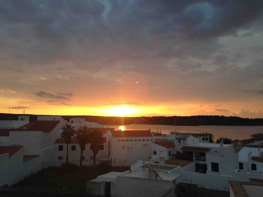 Amanecer en Fornells