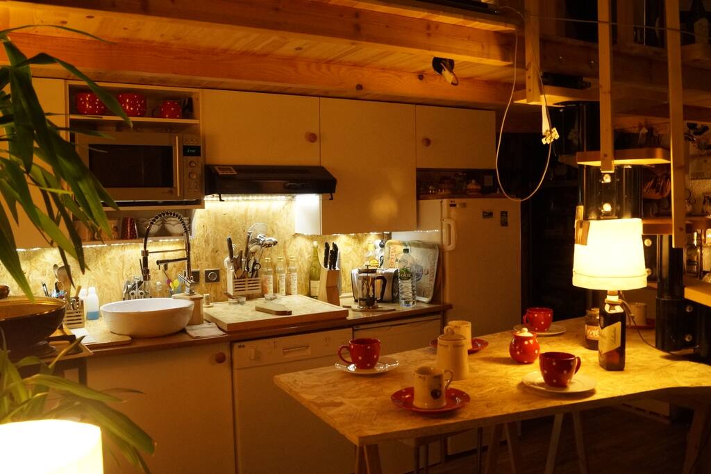 Cuisine . Espace-Repas 6 couverts (8max)