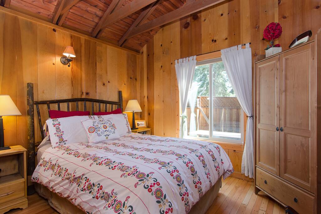 Bedroom with Queen Bed