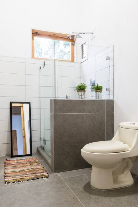 Baño privado completo.