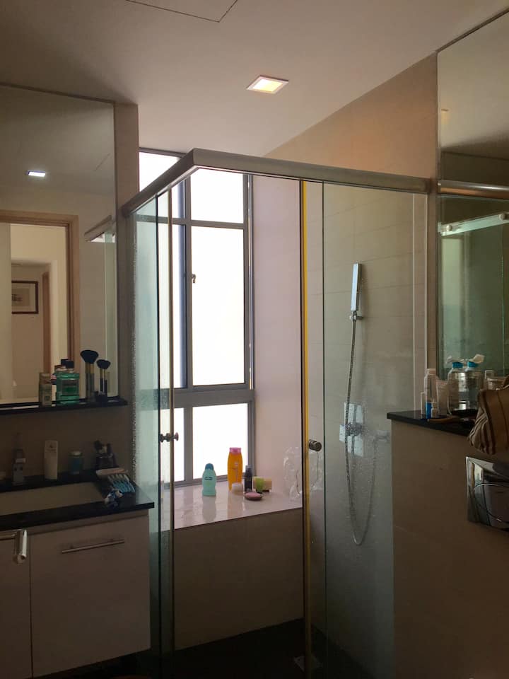 2nd Bathroom / toilet