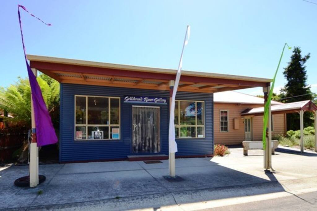 Gellibrand River Gallery and Accommodation