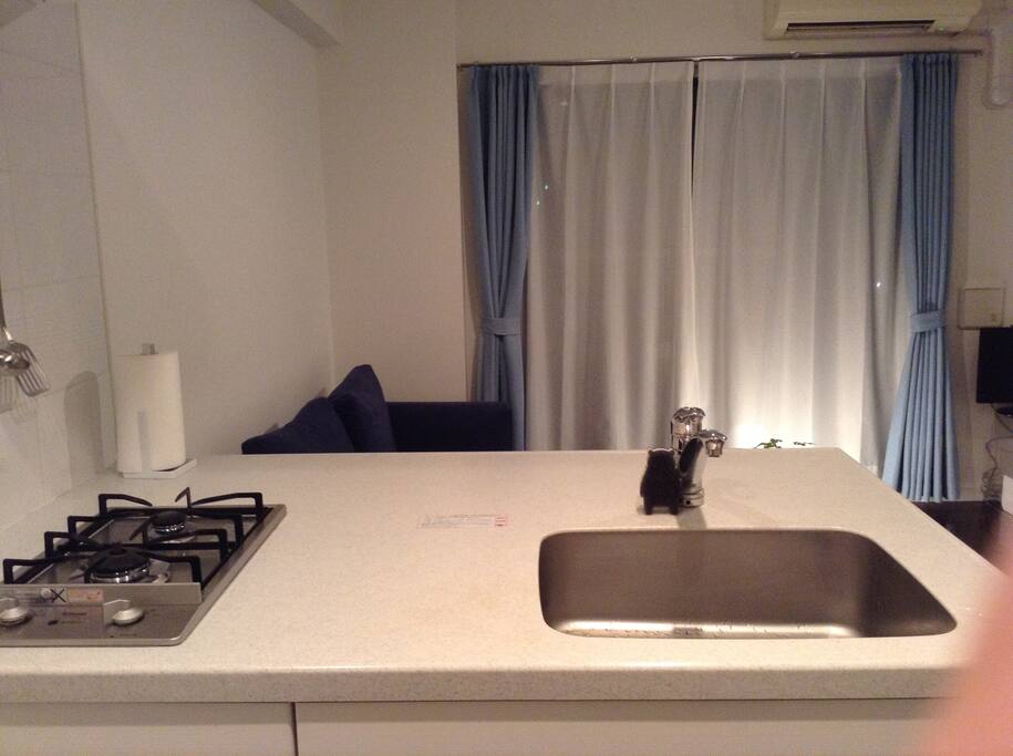 Kitchen キッチンです。 free to use until 23:00, 23:00までご自由にお使いいただけます