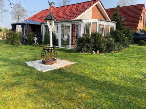 Holiday home with jacuzzi, sauna and conservatory