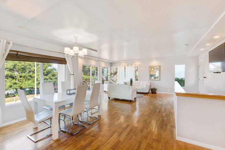 6BR/4BA Bright Spacious Home, Family&Business 18+ gallery image 2