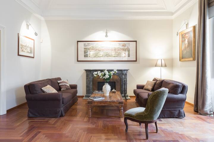 Big apartment with private garden near the river gallery image 3