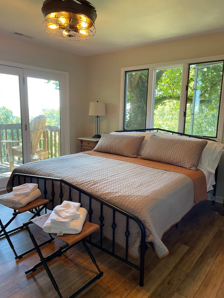 Hlavná spálňa s manželskou posteľou King