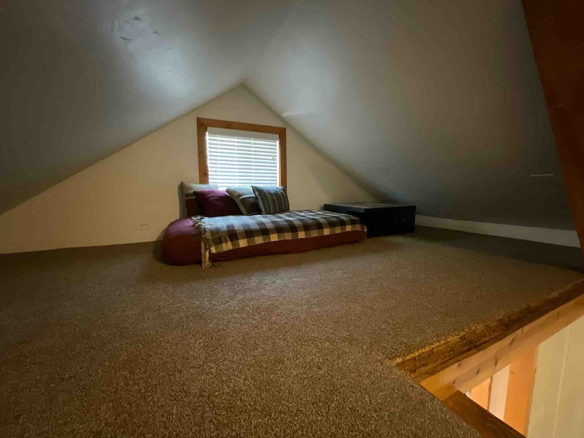 Extra tweepersoonsbed.