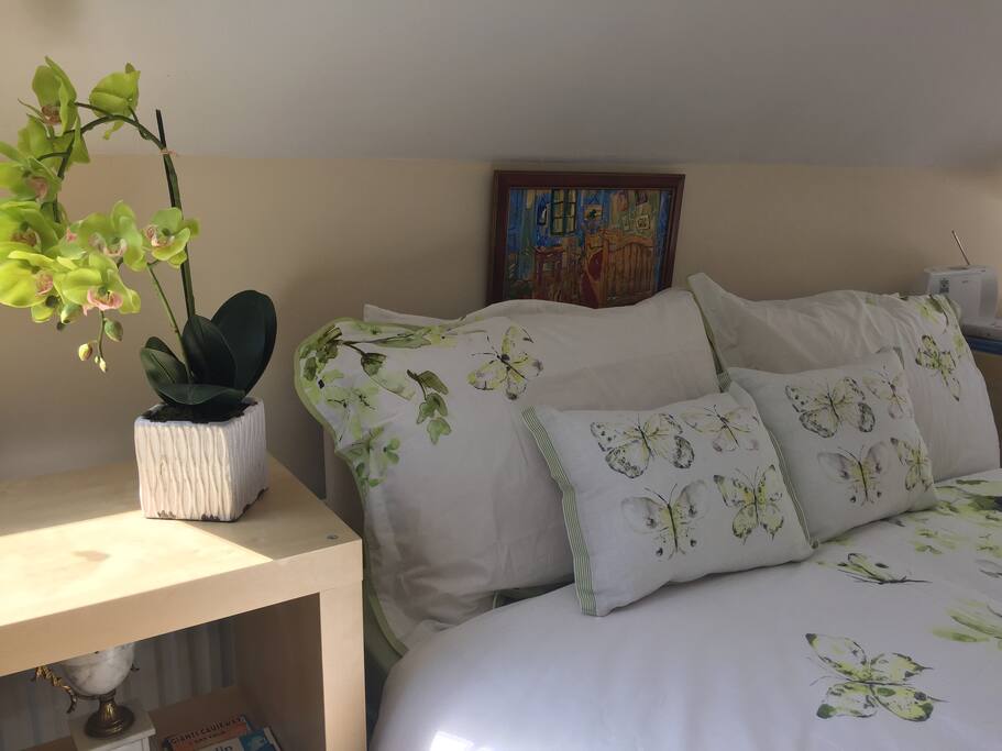 new double bed, mattress and linen