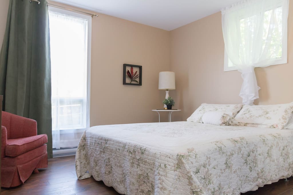 Chambre villageoise du matin / Sunrise Room