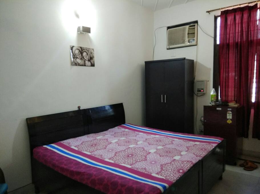 Room For Rent Near Noida City Centre Room For Rent Near Noida City Centre