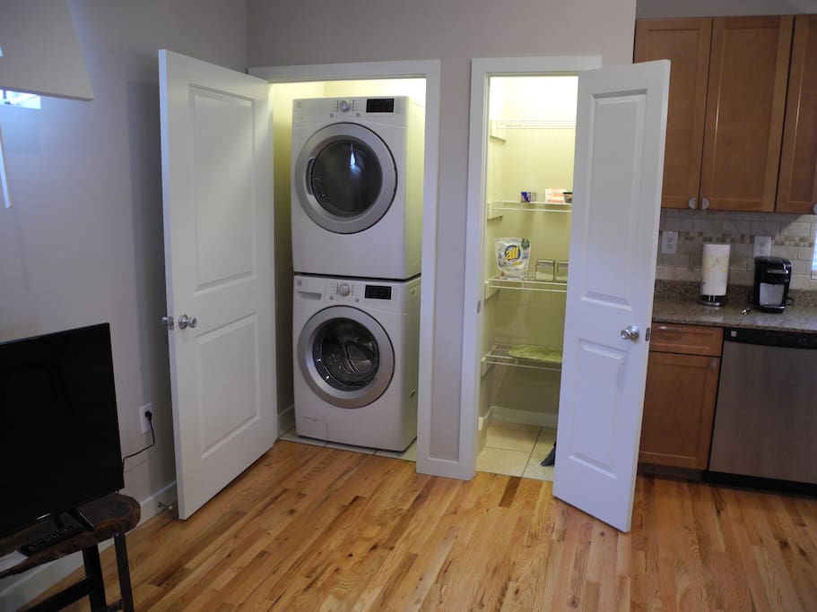Full size W&D and pantry