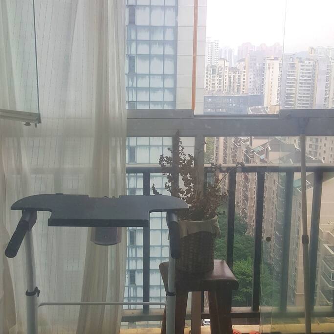 19层阳台景观良好
