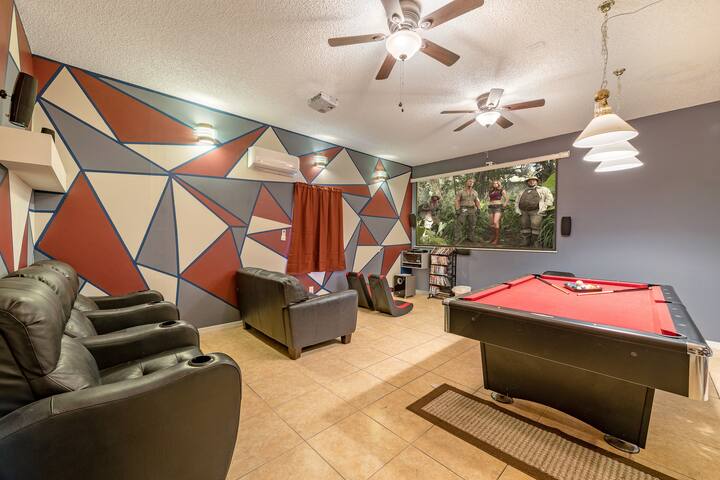 Luxury 6 br/5.5ba w/4 king suite, Private movie rm