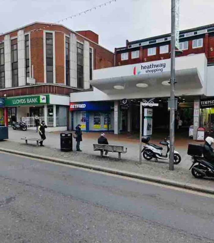 Dagenham Vacation Rentals Homes England United Kingdom Airbnb