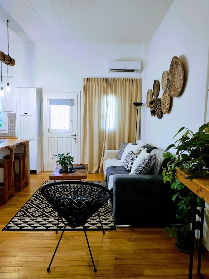 Alma's House In Naousa