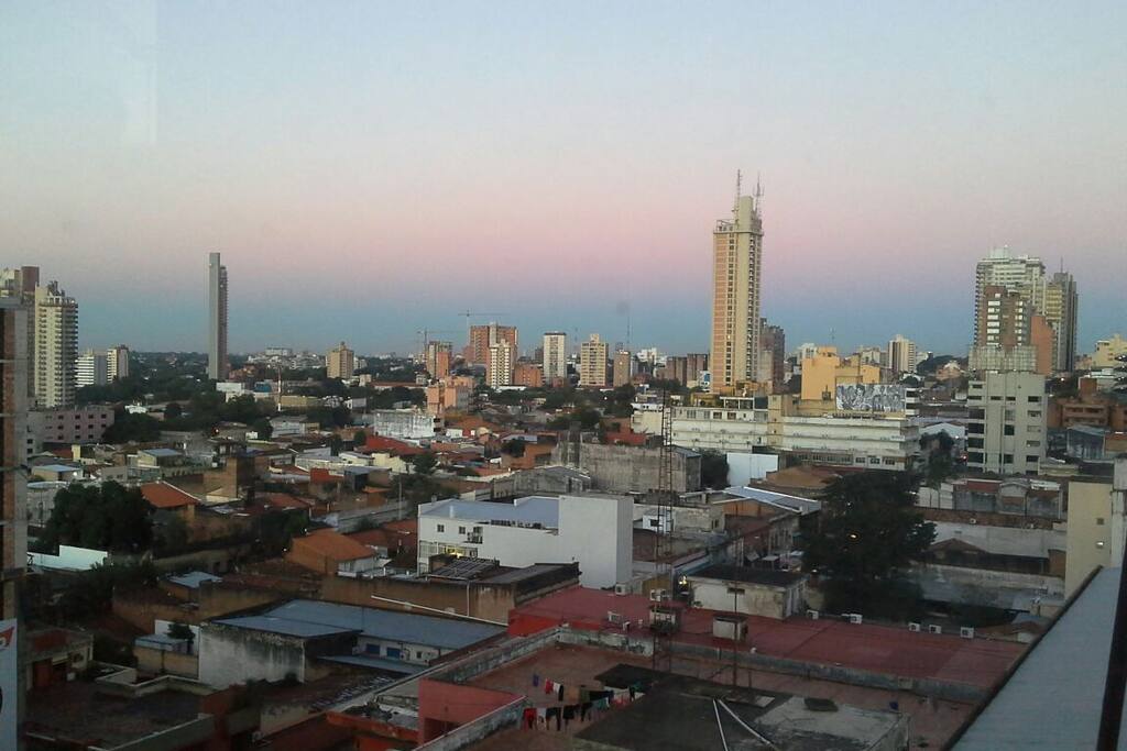 Vista del atardecer de una de las ventanas.
