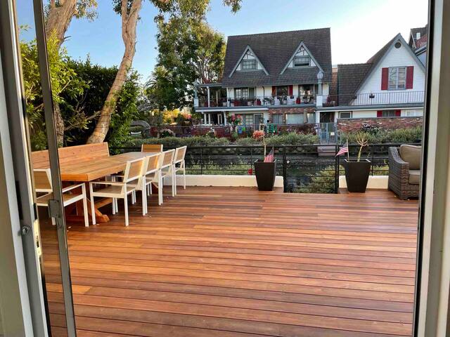 Waterfront Luxury Home on the Venice Canals gallery image 4