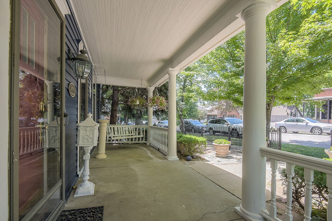 Historic Downtown Liberty Home - B - Houses for Rent in Liberty, Missouri,  United States - Airbnb