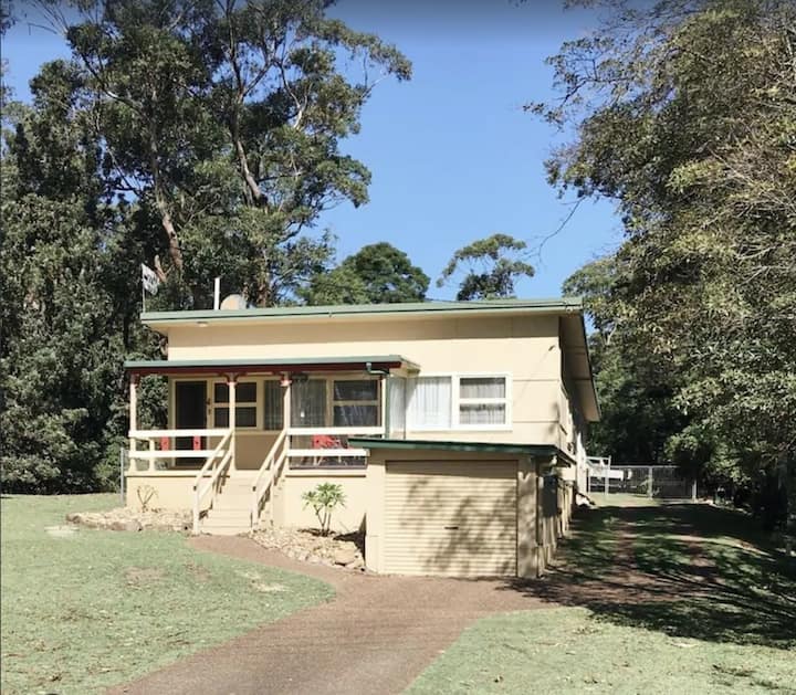 Cute Cottage Close To Beach & Pet Friendly - Lake Conjola